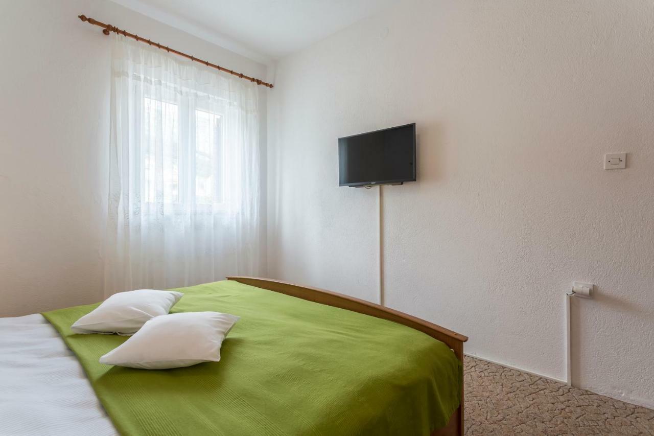 Apartmani Bezma Bol Exterior photo