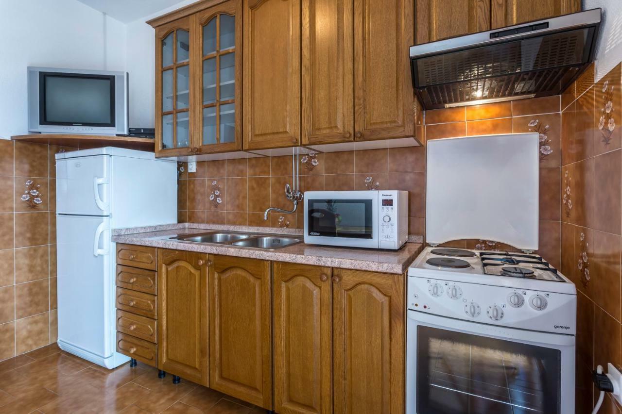 Apartmani Bezma Bol Exterior photo