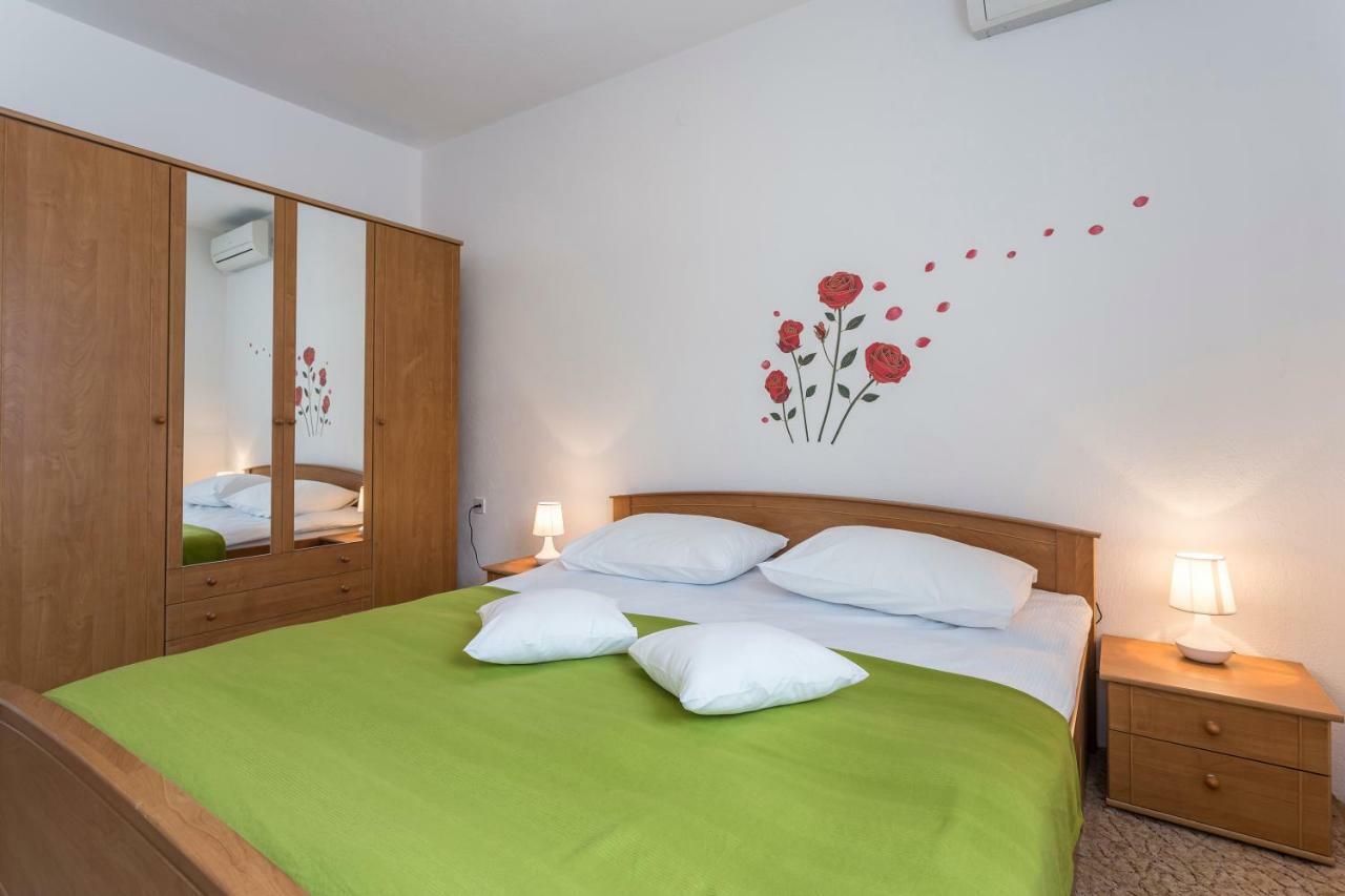 Apartmani Bezma Bol Exterior photo