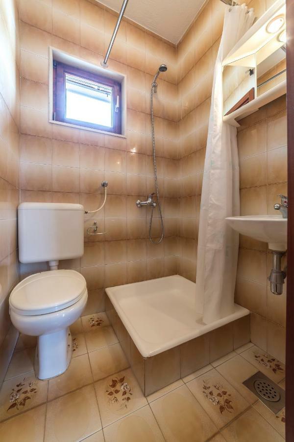 Apartmani Bezma Bol Exterior photo