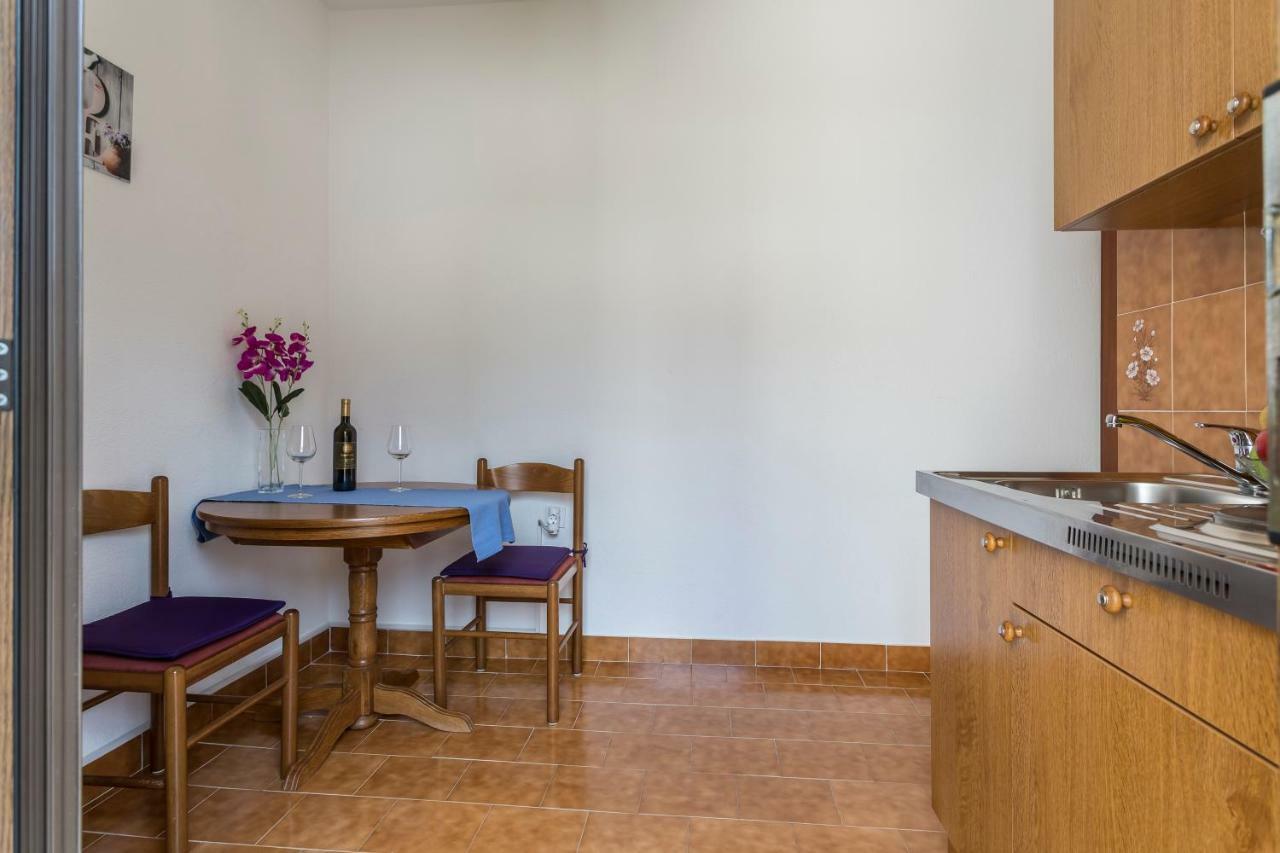 Apartmani Bezma Bol Exterior photo