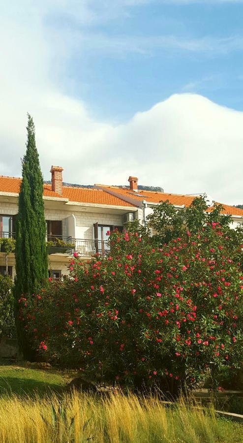 Apartmani Bezma Bol Exterior photo